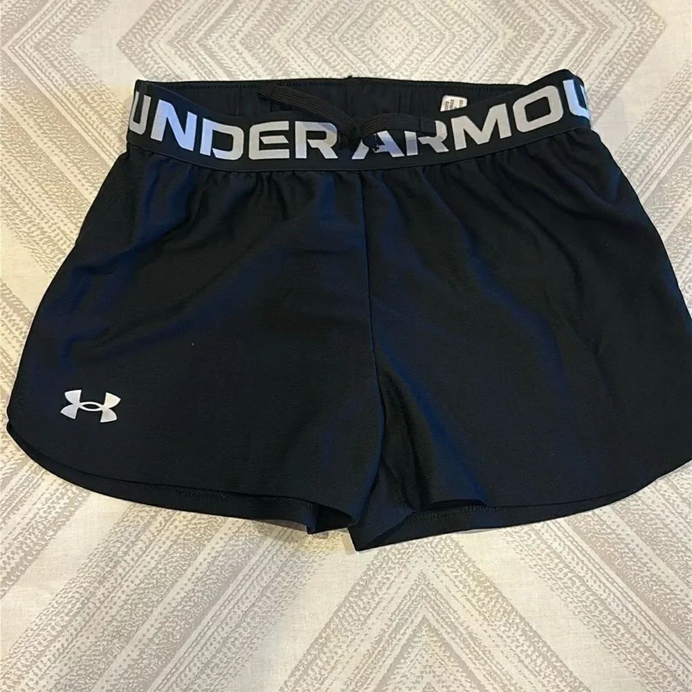 Under Armour Girls Black Play Up Shorts - Size Youth Medium